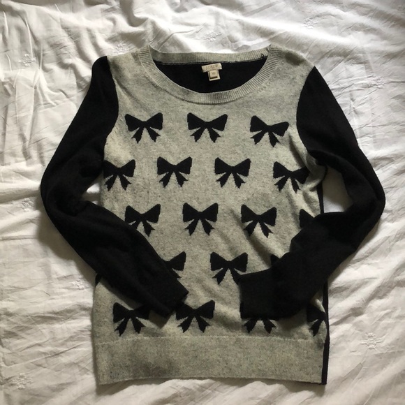 🌟 J. Crew Bow Sweater 🎀 - Picture 1 of 4
